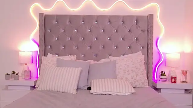 JuliaSUMMERS2022's cam snapshot