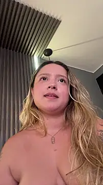 MiaPetit_'s cam snapshot