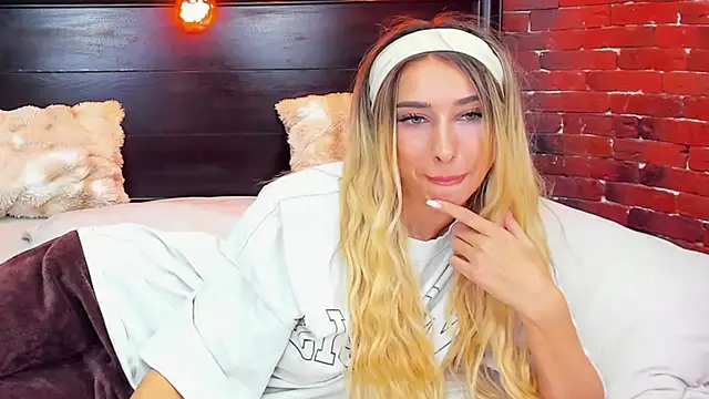 ChristynaRoss's cam snapshot