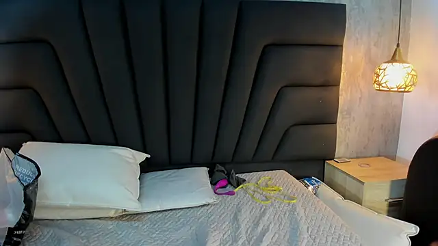 Maya_curvy's cam snapshot