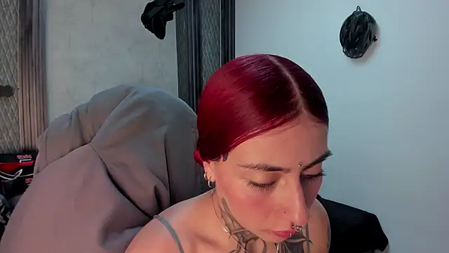 selene_red_'s cam snapshot