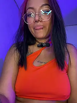 queen_of_you_heart's cam snapshot