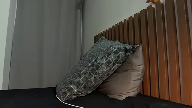 Meowkillah13's cam snapshot