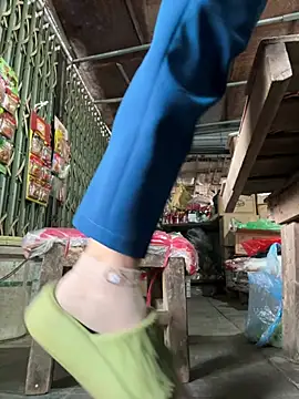 YANINA120 live sex cam