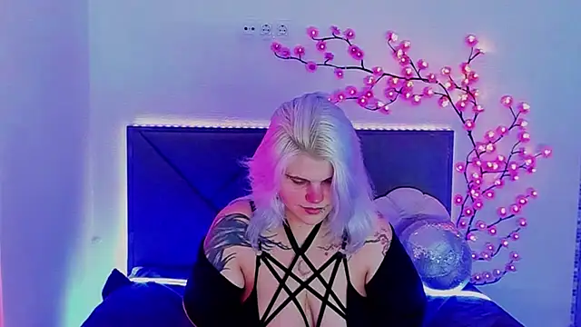 JoannLowe's cam snapshot