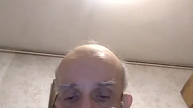 mariusica1@xh live sex cam