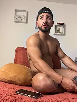 Ezzio_Scolaro live sex cam