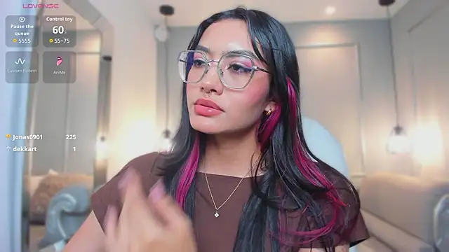 AzuraKindong's cam snapshot