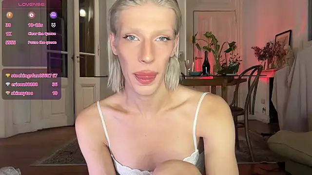 AliceSnowCatt's cam snapshot