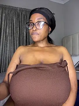 Bustygoddess32's cam snapshot