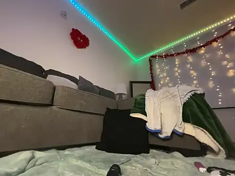 moan4mona's cam snapshot