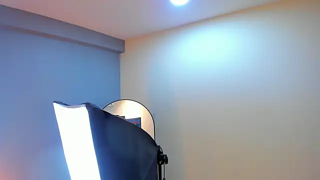 emilytowzen's cam snapshot