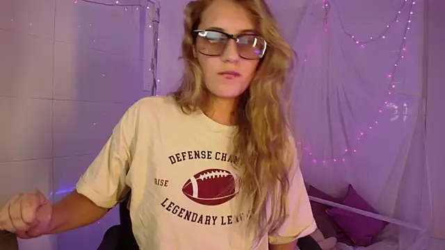 Giia_paiige18's cam snapshot