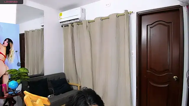 zou_quira's cam snapshot