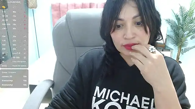 sophia_hadid's cam snapshot