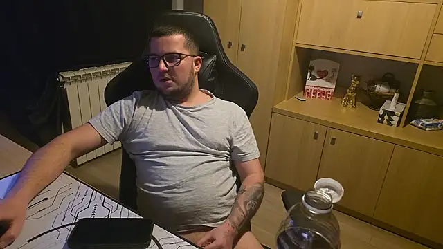 kevinnlovelly live sex cam