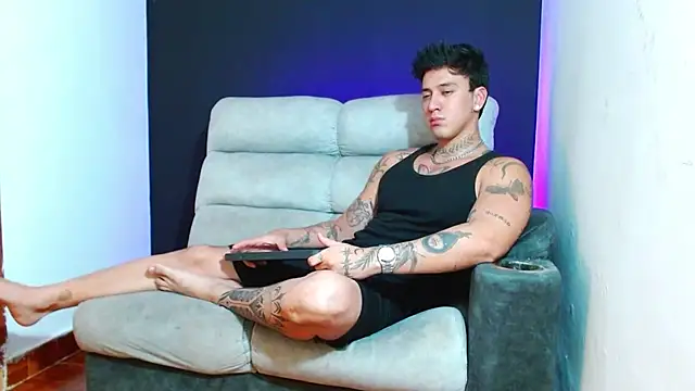 JUSTIN_FULLER1 live sex cam