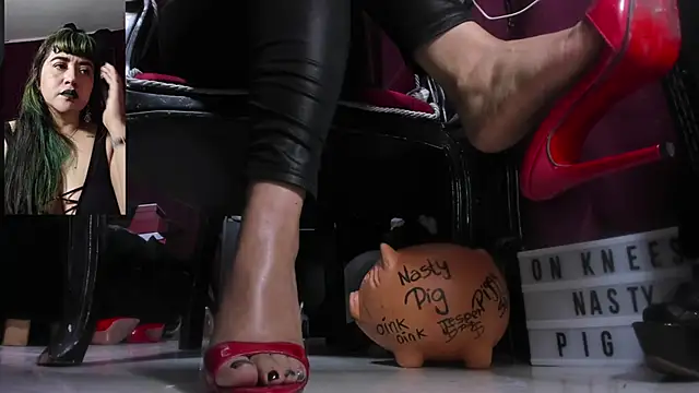 MeGoddesSara's cam snapshot