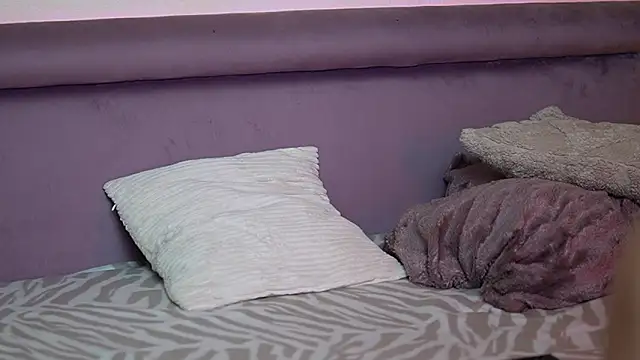 JoelleApril's cam snapshot