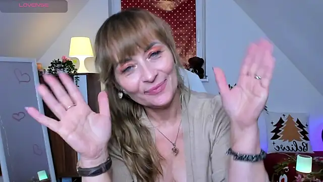 naughtymilane's cam snapshot