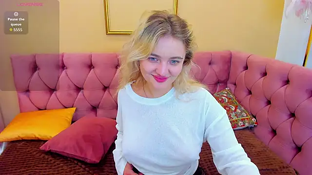 KatieBlossom_'s cam snapshot