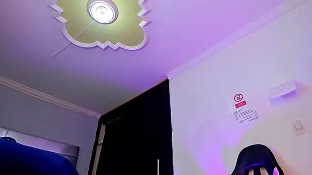 Eyleen_Santos's cam snapshot