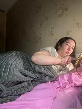 Naughtbaby_2025's cam snapshot