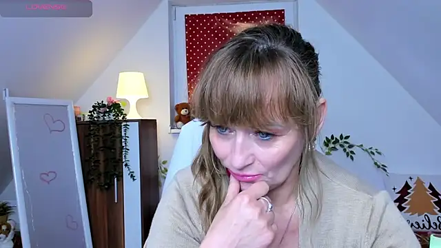 naughtymilane's cam snapshot