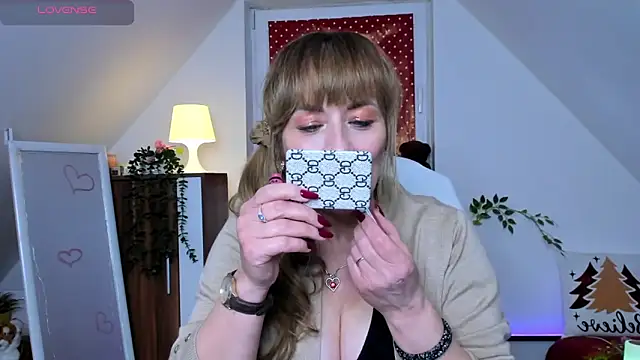 naughtymilane's cam snapshot