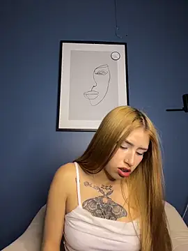 PrettyAshley_'s cam snapshot