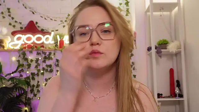 MonicaAsis's cam snapshot