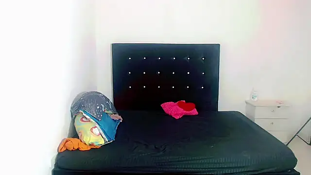 samanthaa_hot_'s cam snapshot