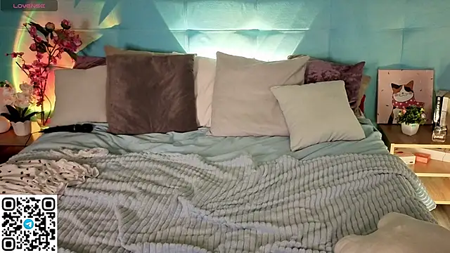 Aurora_Bennet's cam snapshot