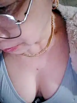 small-house123's cam snapshot