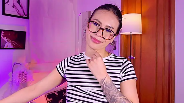 Rue_Bellafire's cam snapshot