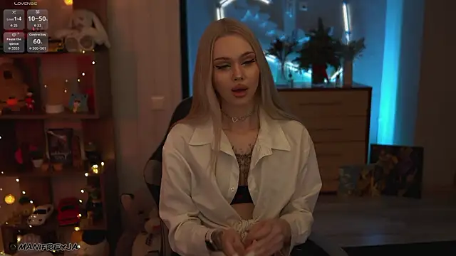 ManiFreyja's cam snapshot