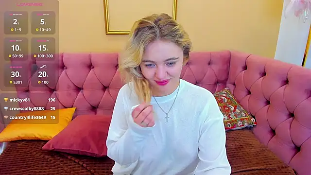 KatieBlossom_'s cam snapshot