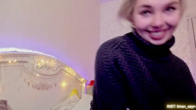 LillyMoure_'s cam snapshot