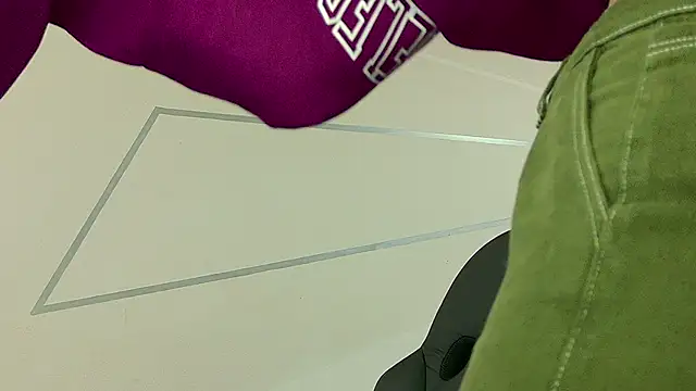 ChannelWhitee_'s cam snapshot