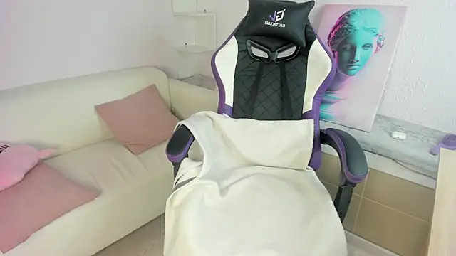 Ella_starrr__'s cam snapshot