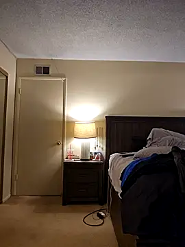 Roddog18 live sex cam