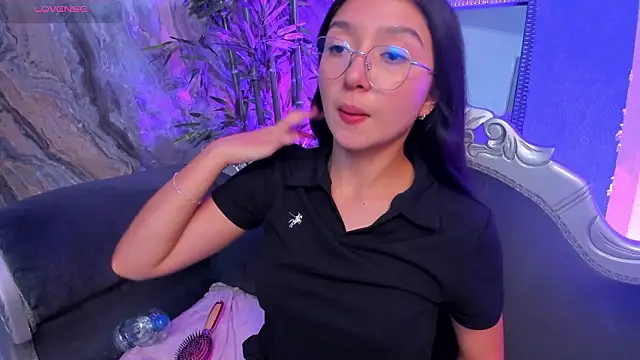 sydney_miller_'s cam snapshot