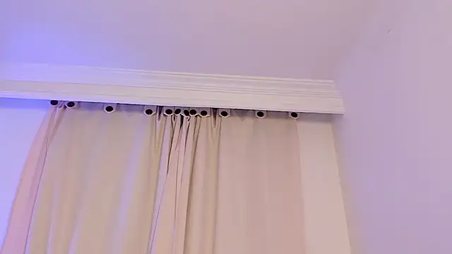 canelleGarces's cam snapshot