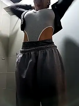 Mishchelle_Zakii's cam snapshot