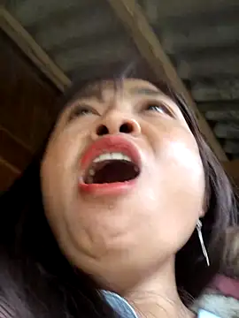 miumiu_sexy2x's cam snapshot