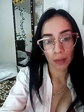 YaraDuartee's cam snapshot