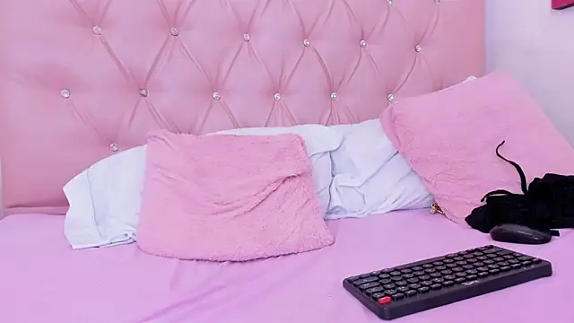 Melany_Carter_'s cam snapshot