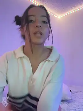 laraa_rous's cam snapshot