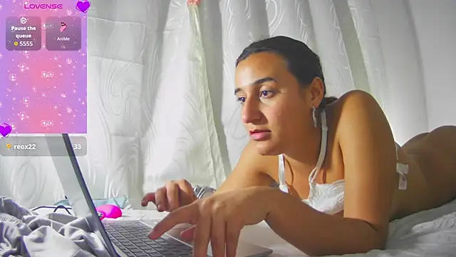 coffeewithmilk_1's cam snapshot