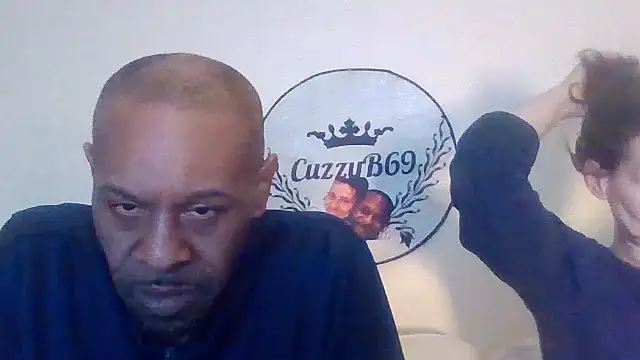 CuzzyB69 live sex cam